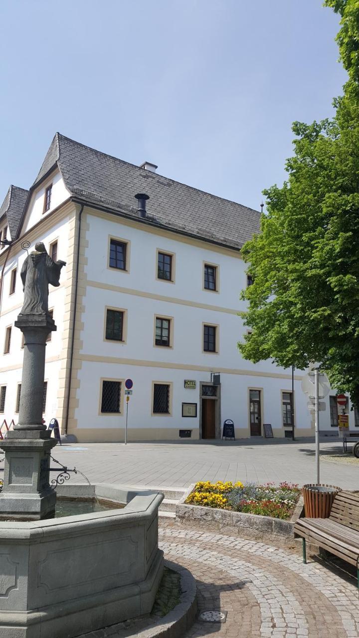 Stiftshotel Garsten Steyr Exterior photo