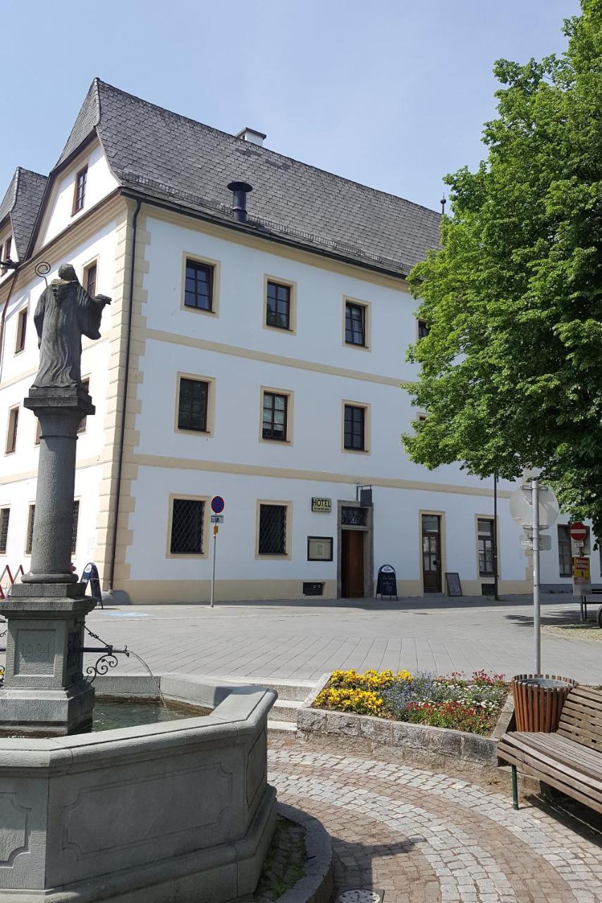 Stiftshotel Garsten Steyr Exterior photo